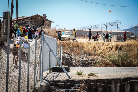Utečenci v tábore na Lesbose